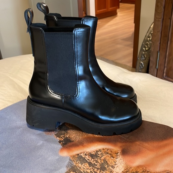 Chunky leather winter boot - Picture 2 of 2